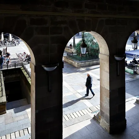 Πανσιόν Plaza Nueva