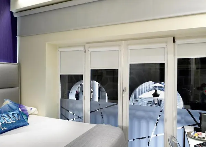 Guest house Plaza Nueva 3*